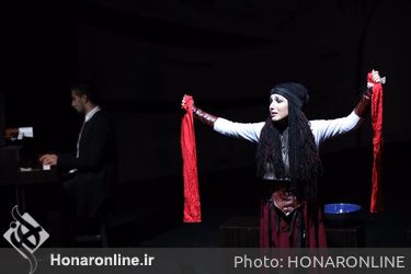 نمايش "سرزمين پدرى" در تالار سایه مجموعه تیاترشهر