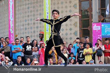 اولین روز از هفدهمین جشنواره بین‌المللی تئاتر عروسکی تهران- مبارک