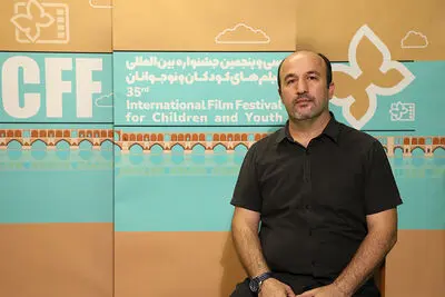 مرتضی آتش‌زمزم در گفتگو با هنرآنلاین: «قهرمان من» تکریم کادر درمان است