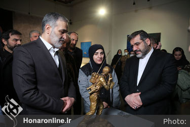بازدید وزیر فرهنگ از نمایشگاه پانزدهمین جشنواره هنرهای تجسمی