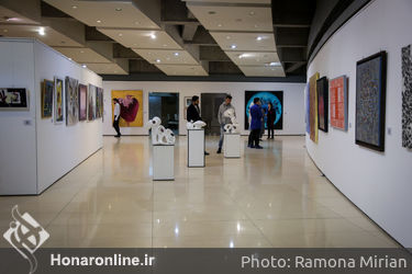 افتتاحیه نمایشگاهی از آثار هنرمندان در پردیس ملت
