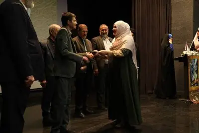 علیرضا قزوه: دبیری جشنواره شعر «پروانگی» بزرگ‌ترین افتخار من است