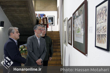 بازدید وزیر ارشاد از اولین نمایشگاه هنرمندان پیشکسوت در فرهنگسرای نیاوران 