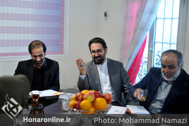 بازدید معاون امور هنری وزارت فرهنگ و ارشاد اسلامی از دبیرخانه سی و ششمین جشنواره بین‌المللی تئاتر فجر