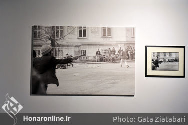 نمایشگاه عکس‌های «قربان خلیلی» از دوران انقلاب در موزه هنرهای معاصر