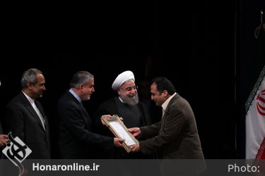 تقدیر رئیس جمهور از برگزیدگان جایزه کتاب سال