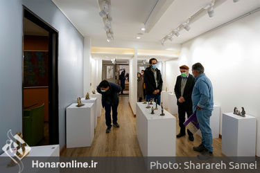 نمایشگاه مجسمه های سنگی "سید رحیم حسینی" با عنوان "نبض درون" در گالری بهارک 
