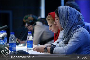 نمایشنامه خوانی نمایش "خواب های رنگی ببینید آقا"