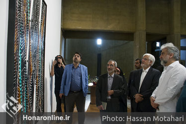 بازدید محمدرضا عارف و سیده فاطمه ذوالقدر از نمایشگاه بهمن پناهی