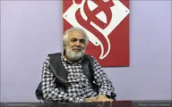 علیرضا کوشک‌جلالی، نمایش «پابرهنه، لخت، قلبی در مشت» را به صحنه می‌برد