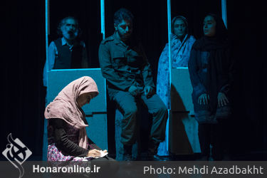 نمایش "برادرها می‌میرند" در تماشاخانه حوزه هنری