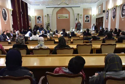  بهشتی: در بین هنرمندان ایران منیر فرمانفرمائیان معادل ندارد / حسینی: فرمانفرمائیان عیاری از فرهنگ و هویت به یادگار گذاشت / مراسم یادبود بزرگ‌بانوی هنر ایران در کنار آثارش برگزار شد