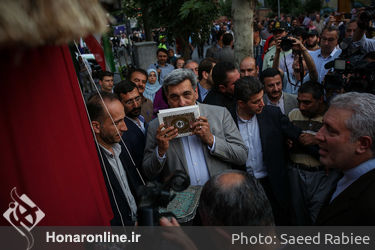 رونمایی از تابلوی گذر صنایع دستی تهران در  روز جهانی صنایع دستی