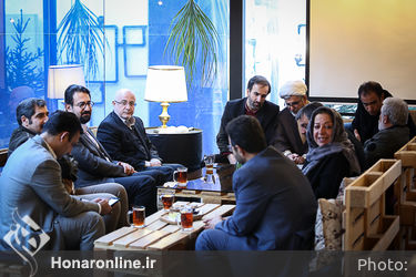 تقدیر هنرمندان تئاتر از علی مرادخانی در کافی شاپ خانه کتاب دانشگاه