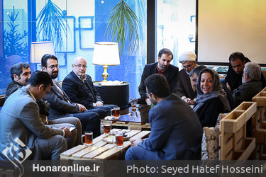 تقدیر هنرمندان تئاتر از علی مرادخانی در کافی شاپ خانه کتاب دانشگاه