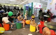 اجرای «قصه نمایش» با مشارکت بچه‌ها در غرفه کانون