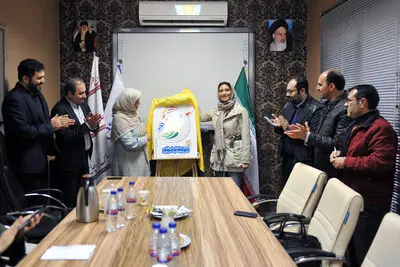 پوستر دومین جشنواره ملی طراحی پارچه و لباس کودک و نوجوان رونمایی شد / پاسخ به گلایه برخی درباره همکاری یک بازیگر با جشنواره