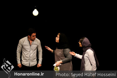 نمایش " روی پوست شهر " در خانه نمایش مهرگان
