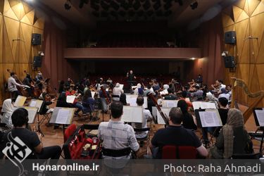 تمرین ارکستر سمفونیک تهران با رهبری منوچهر صهبایی