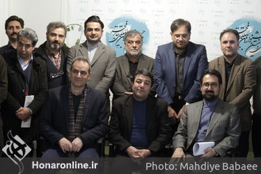 بازدید معاون هنری وزارت فرهنگ و ارشاد اسلامی از دبیرخانه سی و هفتمین جشنواره تیاتر فجر