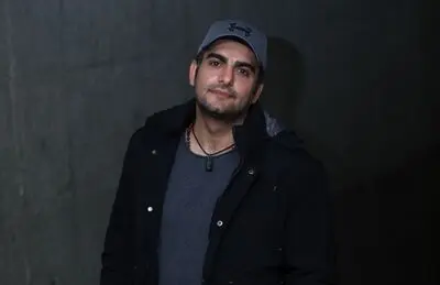 سومین همکارى حامد کمیلى با مهدى گلستانه در "رقص روى شیشه"

