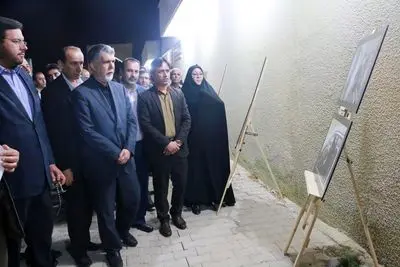 بازدید وزیر فرهنگ و ارشاد اسلامی از نمایشگاه عکس سوگواره تعزیه در لامرد