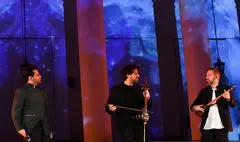 نگاهی به کنسرت-نمایش «سی‌صد» | عاشقانه‌ای برای ایران