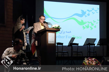بازدید سفرا و نماینده یونسکو از پنجمین جشنواره صلح در خانه هنرمندان