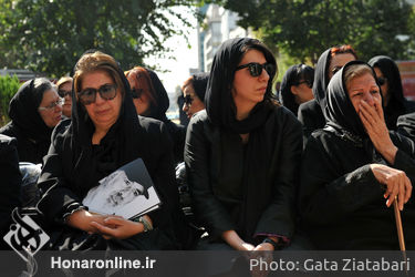تشییع پیکر رضا امیر یاراحمدی در خانه هنرمندان