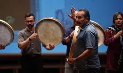 کارگاه دف‌نوازی شرکت‌کنندگان جشنواره با فرزاد عندلیبی/جشنواره موسیقی جوان آیینه‌ای از وضعیت موسیقی ایران است