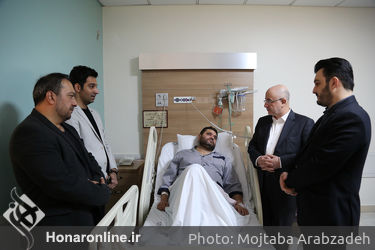 عیادت علی مرادخانی از غلامرضا صنعتگر 