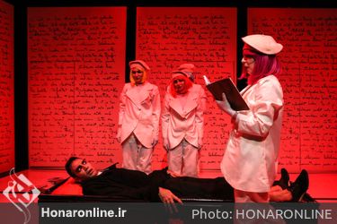 نمایش "کافکا با من سخن بگو"