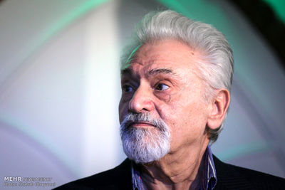 Calligrapher Keikhosro Khoroush Honored with Lifetime Achievement Award