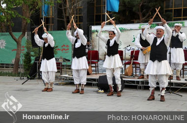 اجرای گروه موسیقی خراسانی «شمس خواف» در رویداد پهنه نوروز