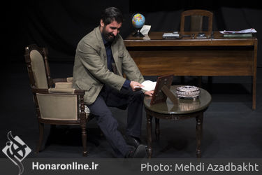نمایش "باد که می‌نویسد" در مجموعه تئاتر شهر