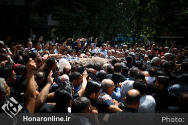 تشییع پیکر ناصر ملک مطیعی در خانه سینما