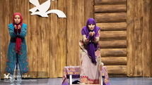 Lebanese Narrator Sara Kasir Tells Stories to Children in Tehran