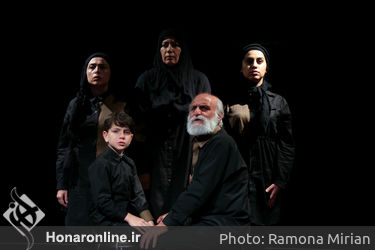 اجرای نمایش "سانتی متر" در سالن استاد انتظامی - خانه هنرمندان 