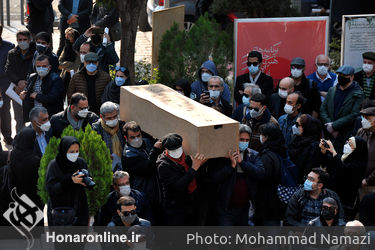 مراسم تشییع پیکر " کامبیز درمبخش " از مقابل خانه هنرمندان