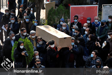 مراسم تشییع پیکر " کامبیز درمبخش " از مقابل خانه هنرمندان