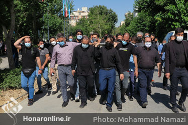 مراسم تشییع سیامک قطاعی، هنرمند جوان تئاتر و موسیقی و همکار بنیاد فرهنگی هنری رودکی 
