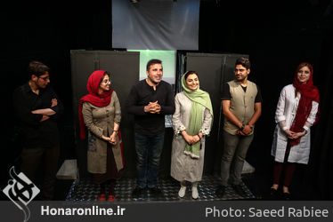 نمایش "مکعب" در سالن خانه نمایش در اداره تئاتر