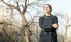 فیلم| خاطره نهال تجدد از هدیه فرزند شهید به ژان کلود کاریر، نویسنده فرانسوی