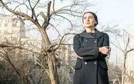 فیلم| خاطره نهال تجدد از هدیه فرزند شهید به ژان کلود کاریر، نویسنده فرانسوی