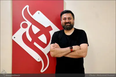 آروند دشت‌آرای «ماهی بلژیکی» را روی صحنه می‌برد