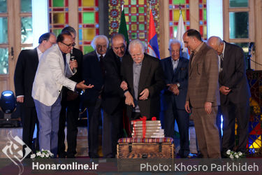 "معرفی ترجمه دیوان حافظ به زبان صربی" در باغ موزه هنر ایرانی