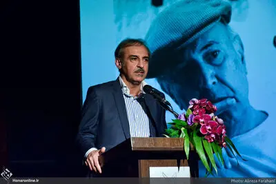 Art elites honor painter of Iranian desert structures Parviz Kalantari 
