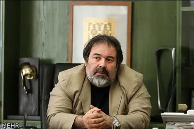 مجید ملانوروزی: هنوز نمی‌توانیم هنر معاصر را در شهرستان‌ها به نمایش بگذاریم

