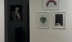 در غیاب او، در حضور قاب‌ها