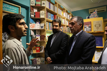 کتاب‌گردی وزیر فرهنگ و ارشاد اسلامی و معاون هنری